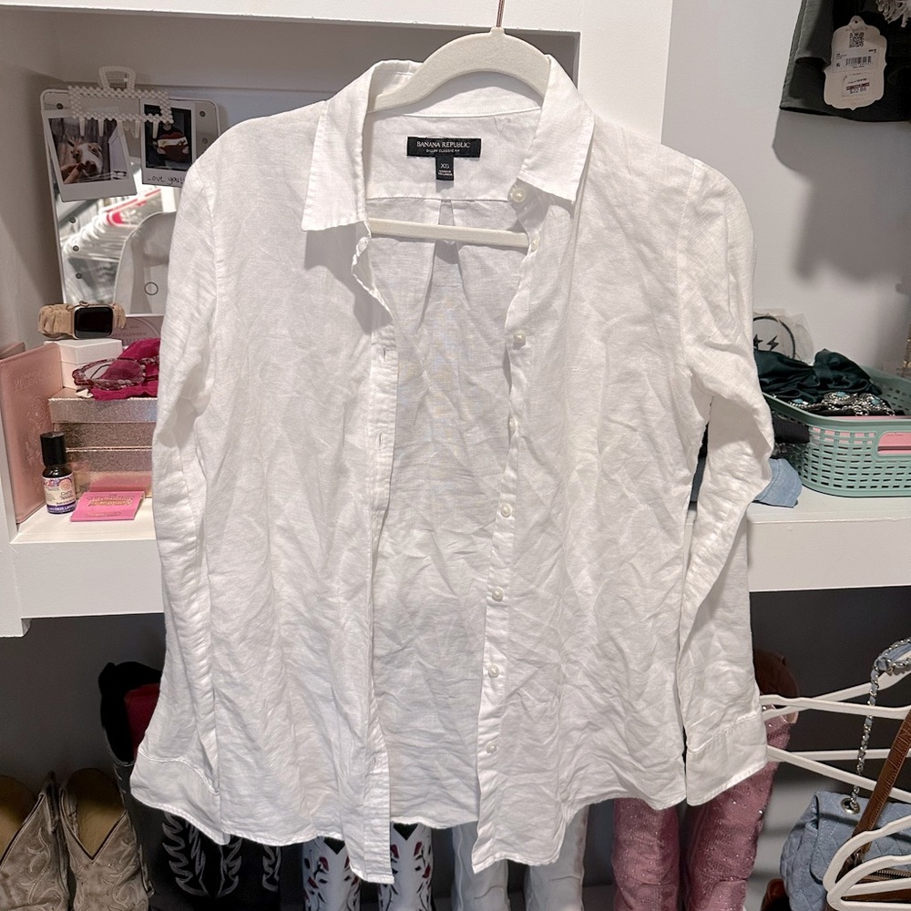 Banana Republic White Button Up